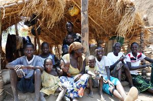 에디카스 나칭가와 카롱가의 손자녀 (2010년)