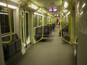 시험 목적으로 5018편성에는 크로스 시트와 롱 시트가 혼합 장착되어 있다.