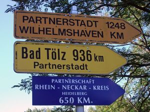 독일 자매 도시를 보여주는 표지판