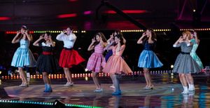 2017 멜론 뮤직 어워드에서 "Likey"를 공연하는 트와이스