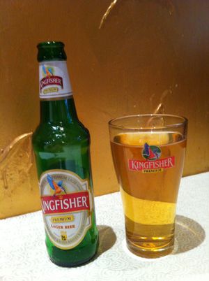 킹피셔 라거 맥주 한 병