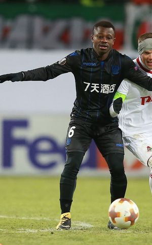 2018년 FC 로코모티프 모스크바를 상대로 니스를 위해 뛰고 있는 세리