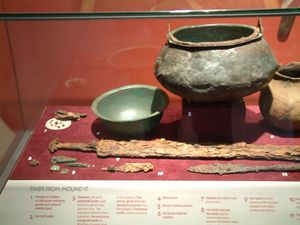 묘 17에서 발견된 유물