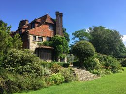 리허설은 럭스포드 하우스에서 진행되었다.