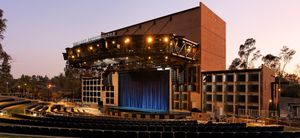 문라이트 야외 극장의 무대