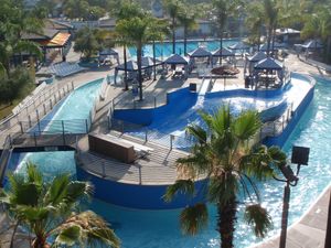 웨이브 워터파크 시설