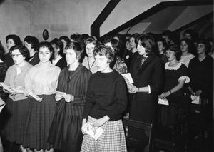 1960년의 여자 가톨릭 학교인 김나지움 논넨베르트의 학생들
