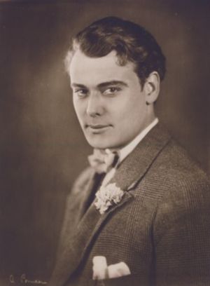 1925년 알렉산더 바인더가 찍은 아스테르