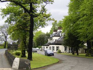 2007년 호텔로 사용된 덤벅 하우스(나중에 확장됨). 최근 이 "카테고리 B" 등재 건물의 미래는 불확실해졌고, 2023년에 철거 제안이 제출되었다.