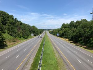 메릴랜드주 코키스빌의 워렌 로드에서 북쪽으로 향하는 I-83