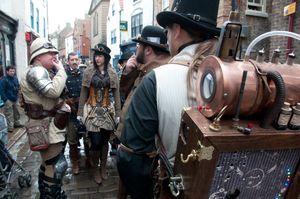 휘트비 고스 위크엔드의 스팀펑크 패션