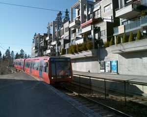 홀멘콜렌 역에 있는 T2000 열차