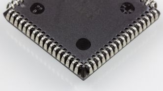 80C86의 뒷면: J자형 금속 리드