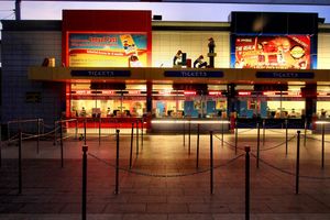 더 비기닝의 매표소 (2015)