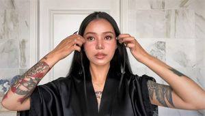 2021년 보그 타이완을 위해 틱톡 메이크업 루틴을 선보이는 포치