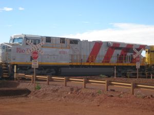 Rio Tinto ES44DCi 8181호