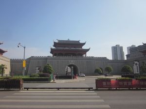 "안좡웨이"(재건).