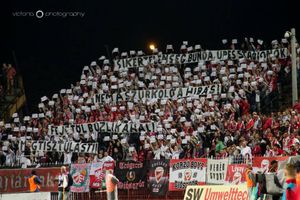 2014년 8월, 데브레첸과의 경기에서 헝가리 축구 협회를 향한 승부 조작 반대 메시지를 담은 DVTK 팬들