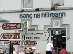 도니골 주, 던글로의 아일랜드어 표지판