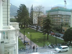 본관에서 바라본 풍경