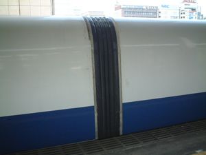 2000년 9월, 차량 사이의 고무 다이어프램 근접 촬영