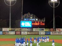 2016년 9월 22일, 이스라엘 팀이 영국을 꺾고 경기장에서 승리를 자축하고 있다.