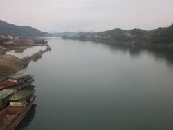 렁수이장 시의 쯔 강 사진.