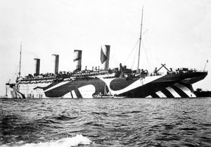 제1차 세계 대전 중 눈부심 위장을 한 올림픽 호