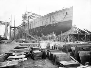 RMS Celtic가 벨파스트의 Harland and Wolff 조선소에서 건설 중인 모습