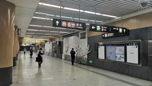 6호선 부조 벽화 《둥쓰의 기억》(좌측부)