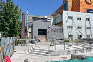 B 출입구 엘리베이터