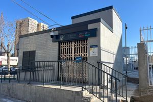 D출구 엘리베이터