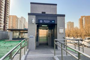 E출구 엘리베이터