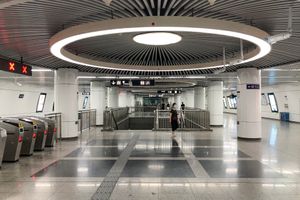 톈탄둥먼역 대합실 (2020년 7월)