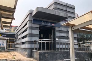 푸퉁역 A출구 엘리베이터