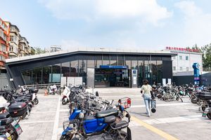 징펑먼역 D번 출구