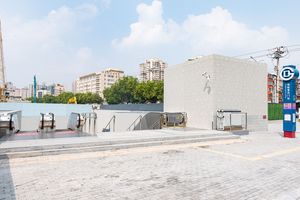 징펑먼역 G번 출구