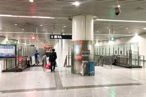 퉁저우베이관역 대합실(2021년 5월)