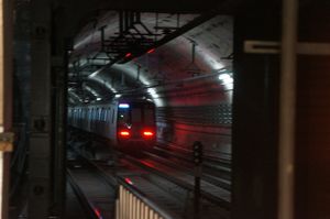 장타이역으로 진입하는 열차 (2016년 6월 촬영)