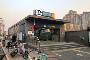 주룽산역 G번 출구