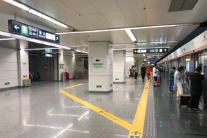 치리좡역 14호선 지하 3층 승강장(2020년 9월 촬영)