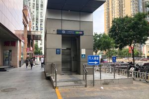 치리좡역 A출구 엘리베이터