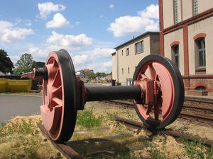 베를린 위생국의 Gradestraße 창고 근처, 노이쾰른-미텐발데 철도의 텔토 운하 화물 창고