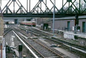 1997년 반제 방면으로 출발하는 열차와 회차선