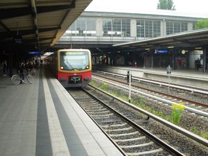 2008년 남쪽 승강장에 있는 S7 열차