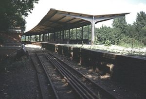 1988년 방치된 승강장