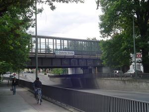 2006년 6월의 역 건물