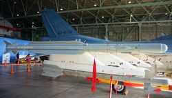 F-2의 날개 끝 런처에 탑재된 AAM-5