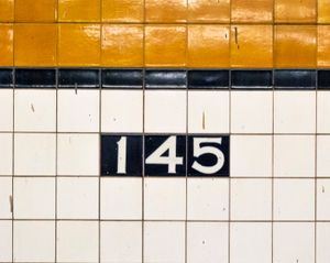 트림 라인 아래의 타일 캡션