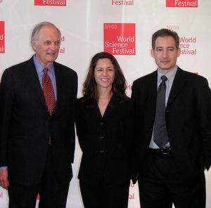 앨런 알다, 트레이시 데이, 브라이언 그린이 2008년 페스티벌 발표 기자 회견에 참석했다.